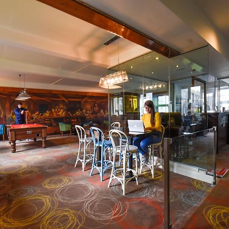 Kinlay Hostel Eyre Square Galway Bagian luar foto