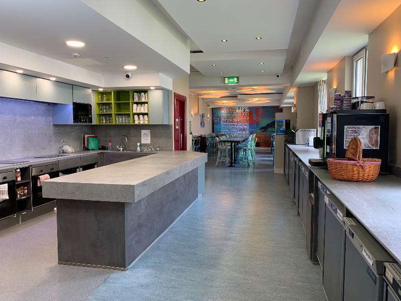 Kinlay Hostel Eyre Square Galway Bagian luar foto