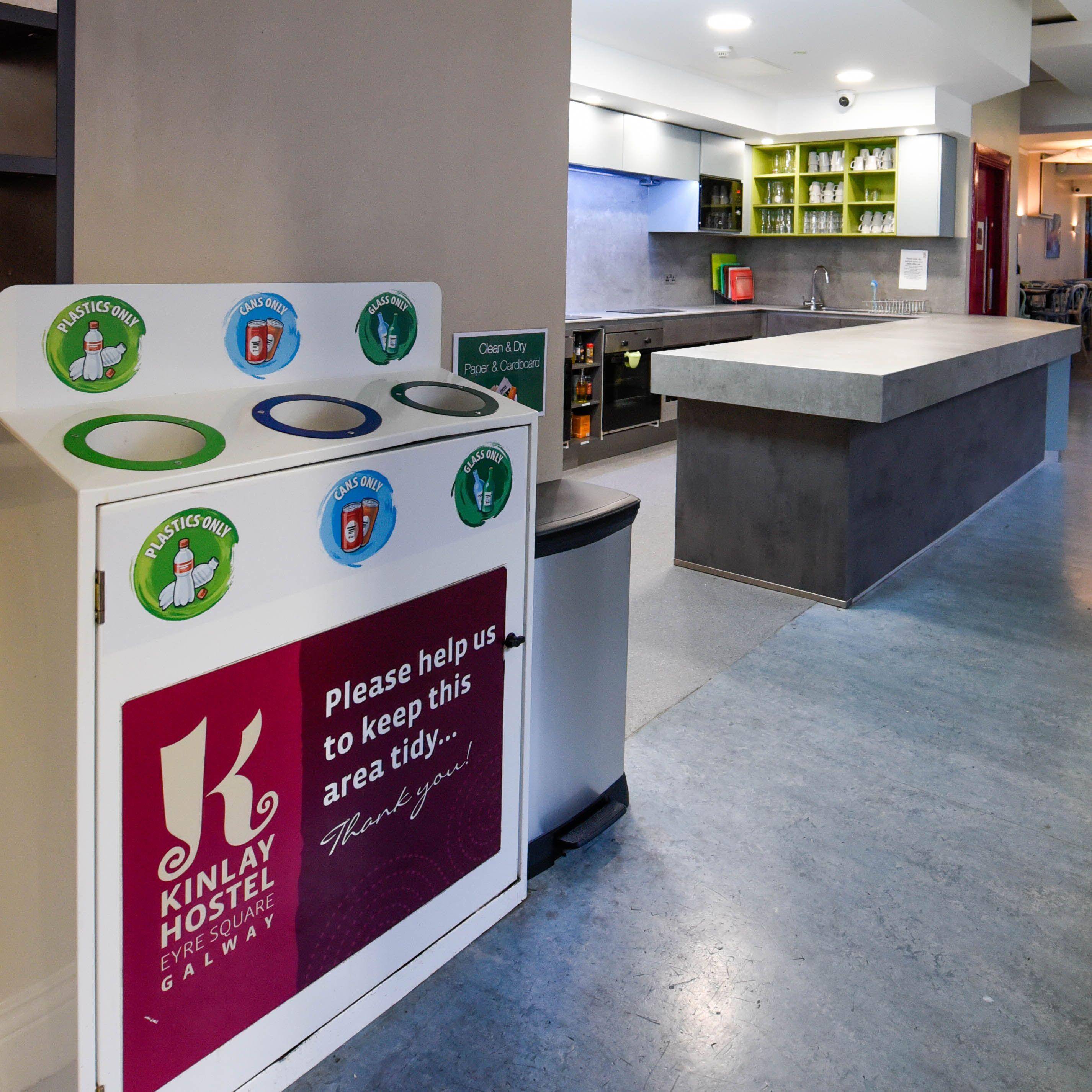 Kinlay Hostel Eyre Square Galway Bagian luar foto