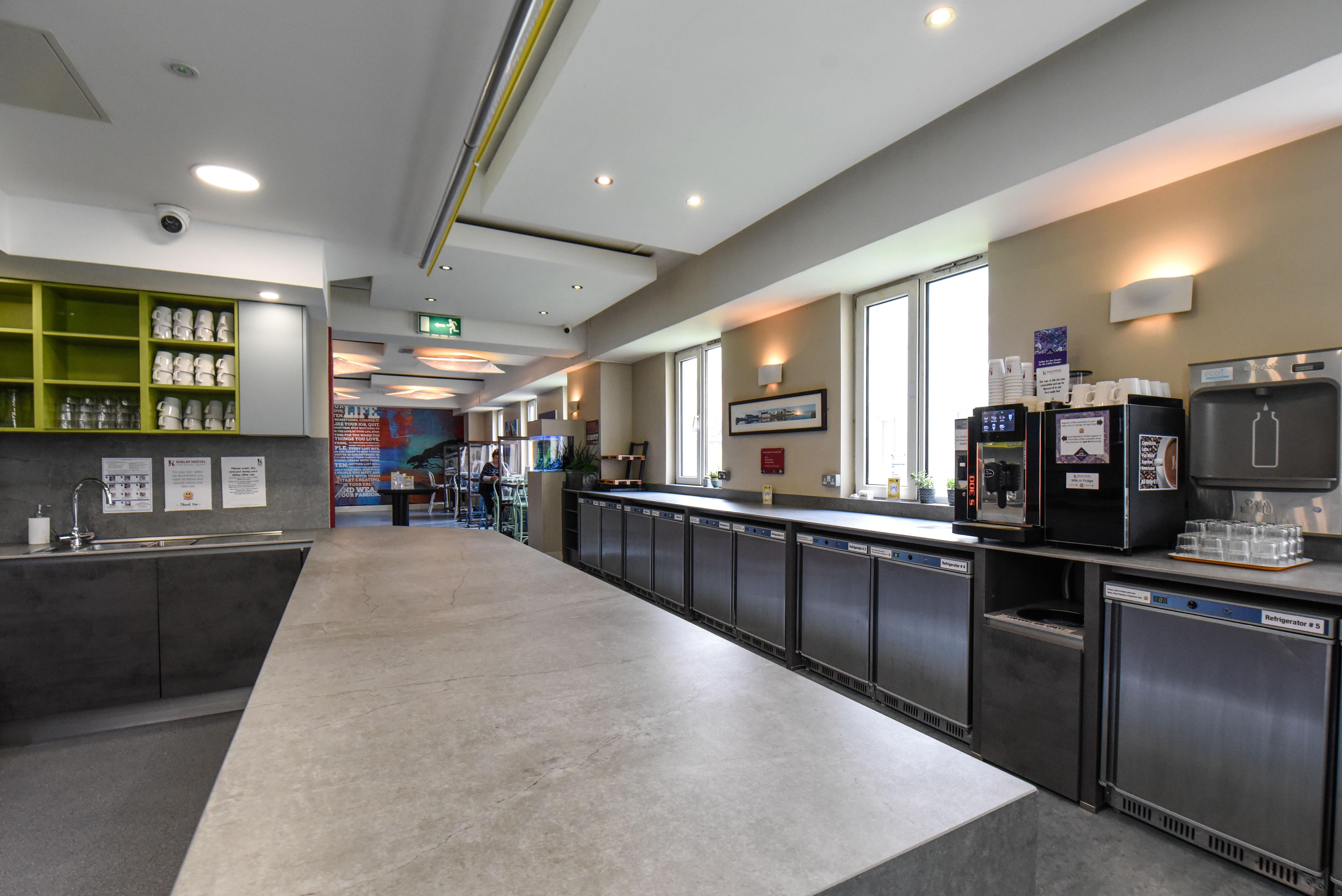 Kinlay Hostel Eyre Square Galway Bagian luar foto