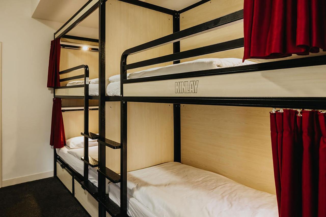 Kinlay Hostel Eyre Square Galway Bagian luar foto