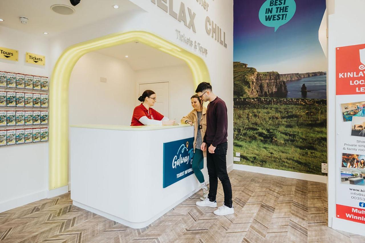 Kinlay Hostel Eyre Square Galway Bagian luar foto