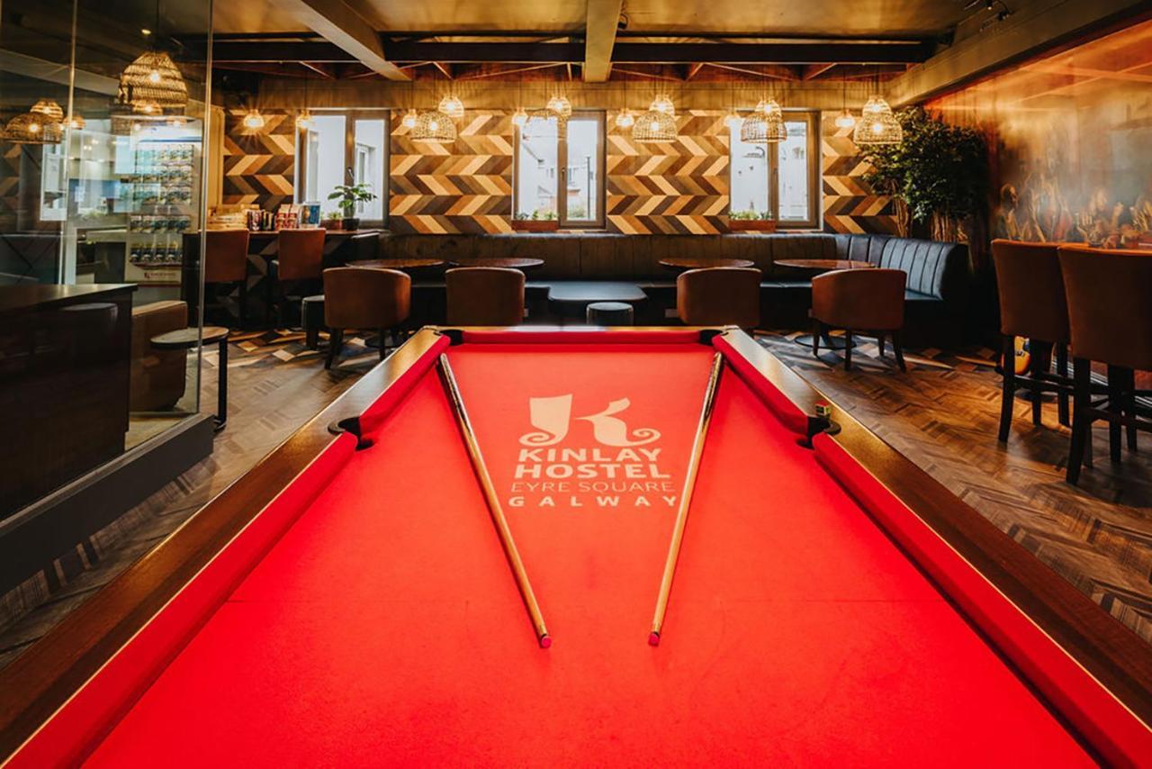 Kinlay Hostel Eyre Square Galway Bagian luar foto