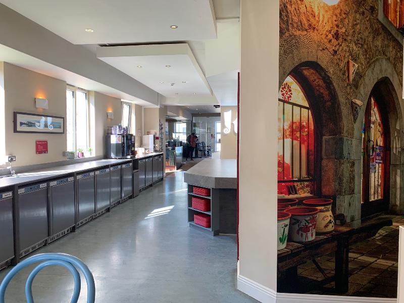 Kinlay Hostel Eyre Square Galway Bagian luar foto